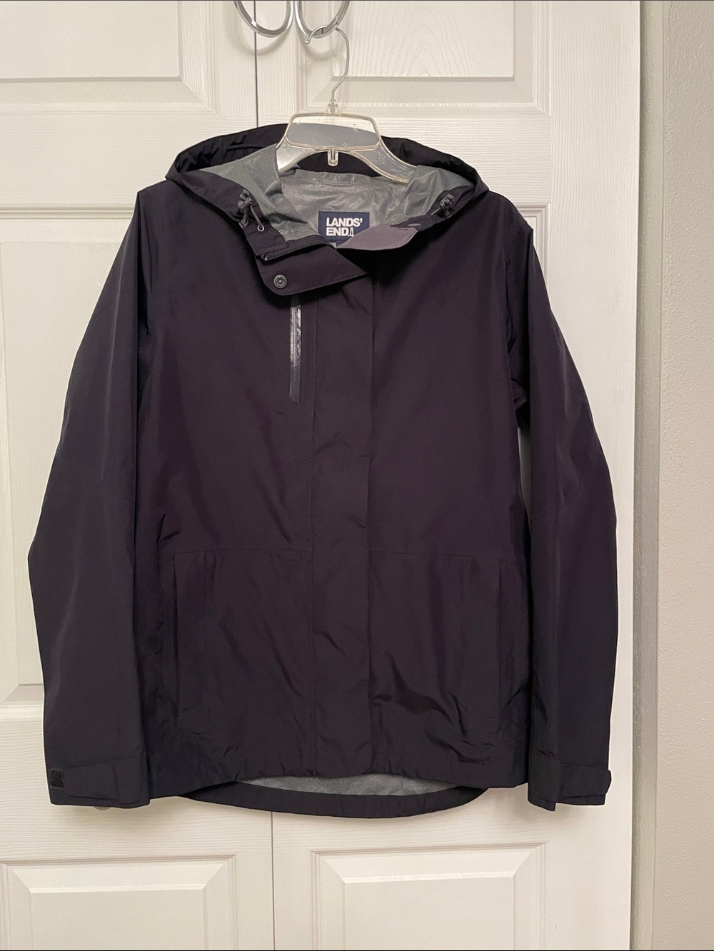Lands’ End Women’s Hooded Rain Coat Medium Dark Blue in Like New Condition